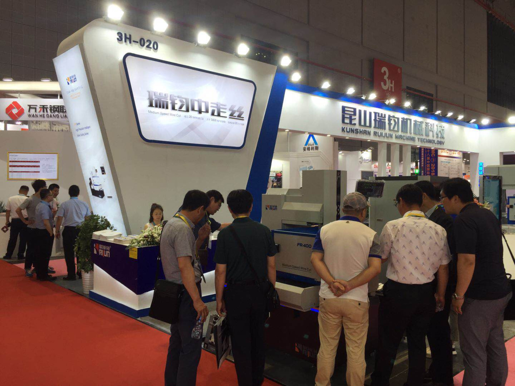 519840131.jpg 519840131.jpg