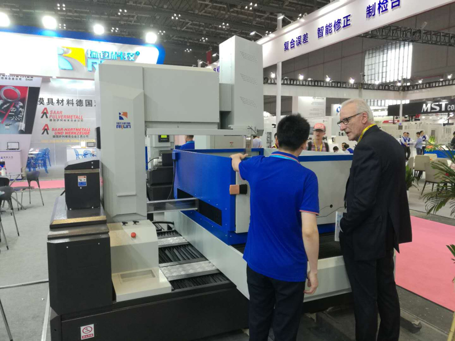 315672083.jpg 315672083.jpg